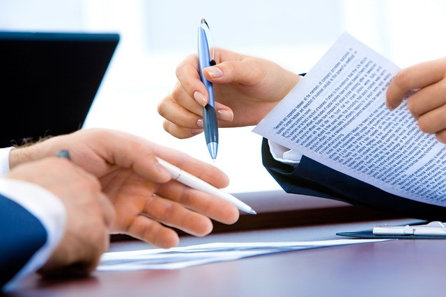 How to Use a Smart Contract Analyzer for NFT and Token Contract Reviews