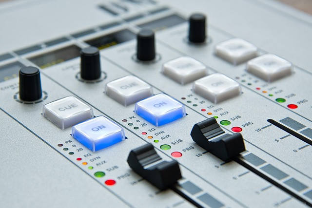 How to Mix Educational and Promotional Content Without Turning Off Audiences