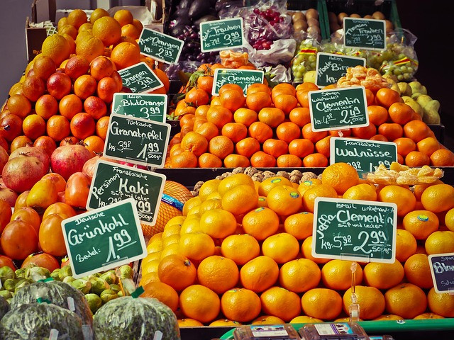 How to Use a Market Price Tracker to Pick the Best Time to Sell Crop Produce