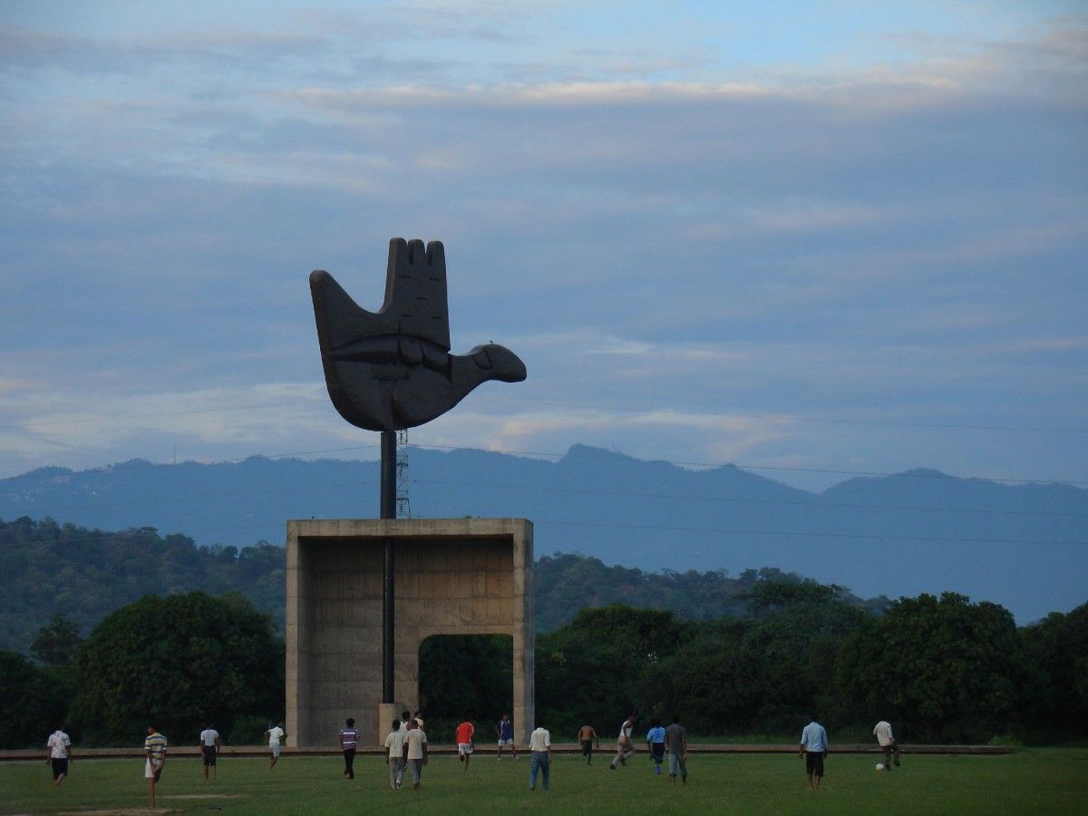 Cab Service in Mohali | Taxi Service in Mohali | Bookur Taxi