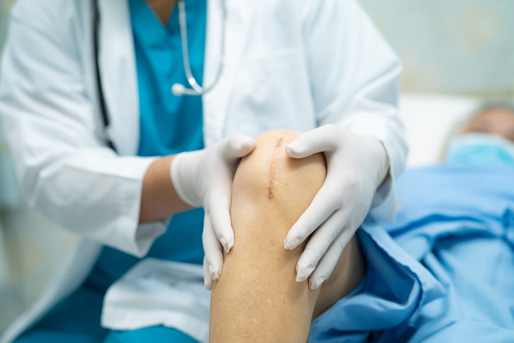 Which Hospital Offers the Most Advanced Total Knee Replacement Surgery in Nagpur?
