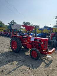 Many Farmers Still Prefer Older Tractors For Exactly This Reason 