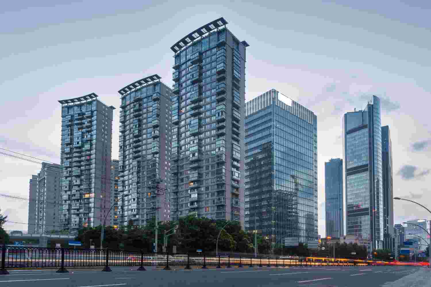 Navigating NCR's Property Market: Why the Best Real Estate Consultants in Delhi NCR Matter More Than Ever
