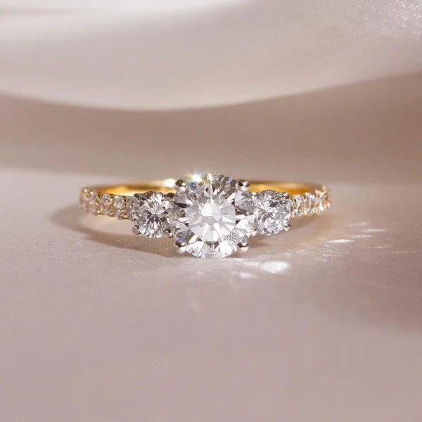 Why a Lab Grown Diamond Engagement Ring Is Redefining Luxury Jewelry